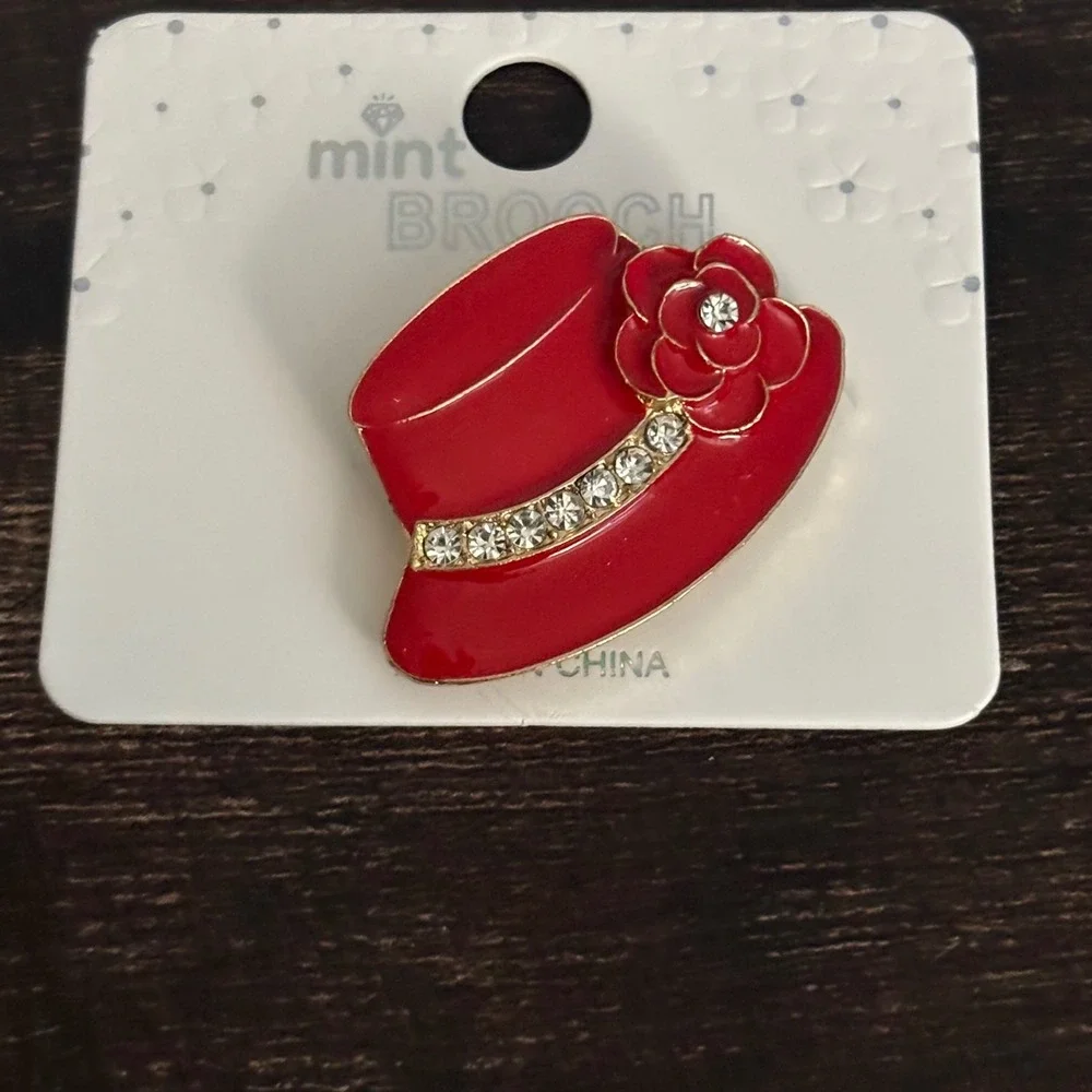 Red Sun Hat Brooch Enamel Gold Tone Rhinestone Flower Pin Accessory